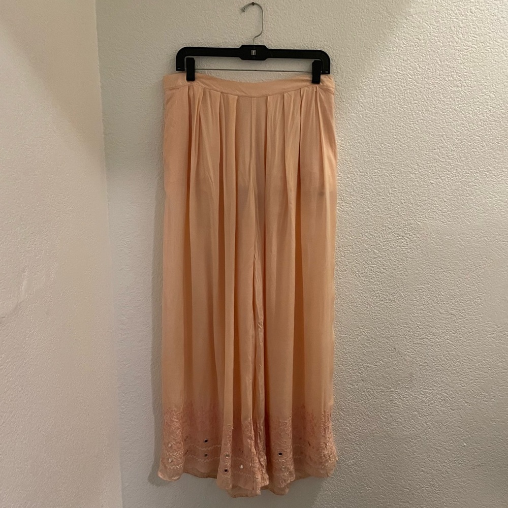 Free People light pink/peach flowy pants with embroidered details Sz 8
